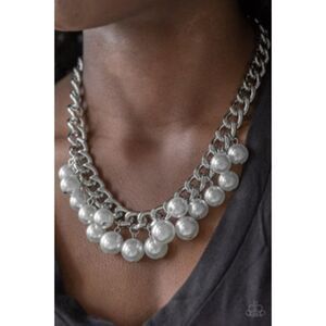 Get Off My Runway Silver Necklace (344)
